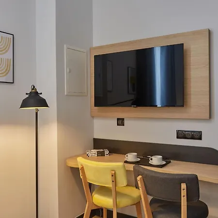 Odalys - Arenes - Palais Des Congres 4* Ним