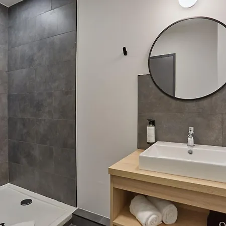 Odalys - Arenes - Palais Des Congres 4*