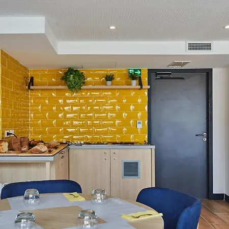 Odalys - Arenes - Palais Des Congres Lägenhetshotell Nîmes